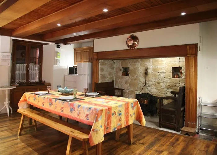 Avec Jardin Pour 6 Pers Pres De Salers Nature & Puy Mary * Le Vigan (Lot)