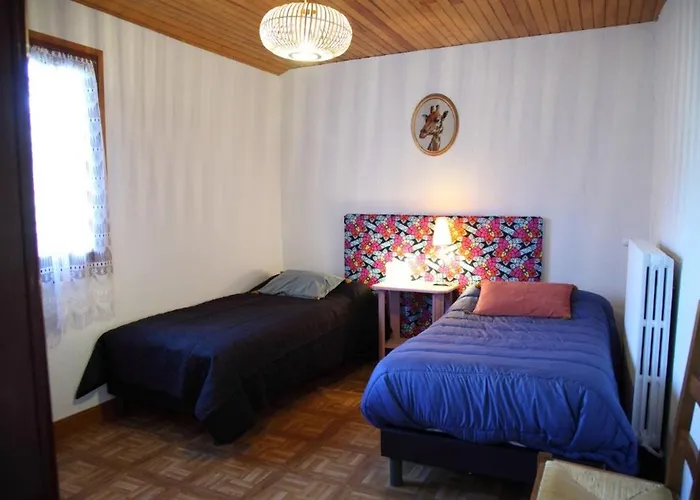 Avec Jardin Pour 6 Pers Pres De Salers Nature & Puy Mary Holiday home *